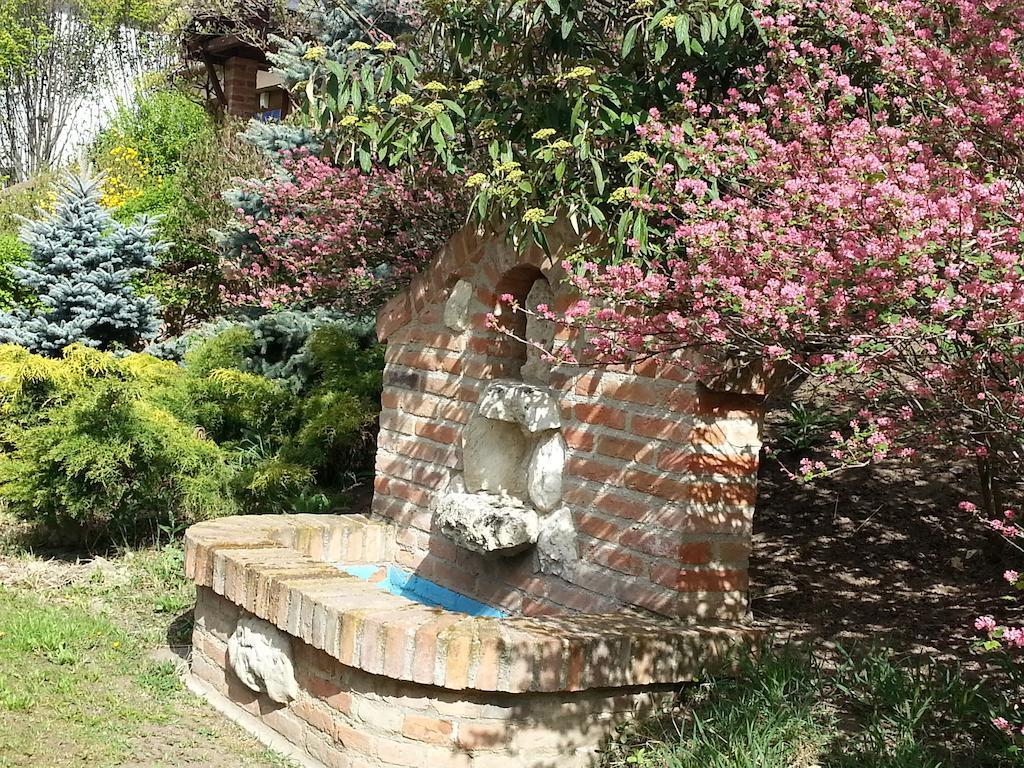 Penzion U Vlku Otel Valtice Dış mekan fotoğraf