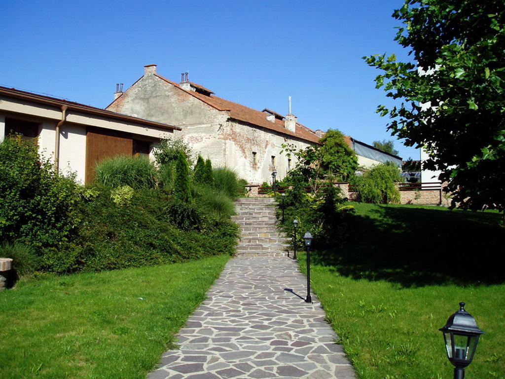 Penzion U Vlku Otel Valtice Dış mekan fotoğraf