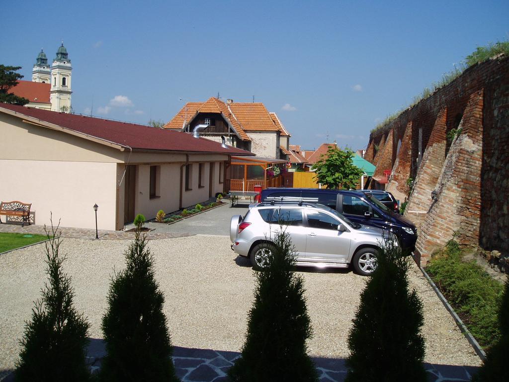 Penzion U Vlku Valtice Dış mekan fotoğraf