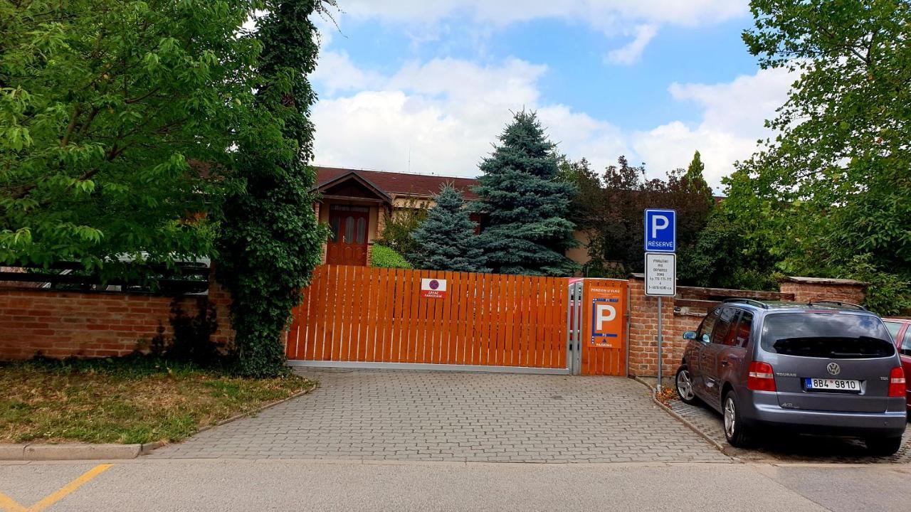 Penzion U Vlku Valtice Dış mekan fotoğraf